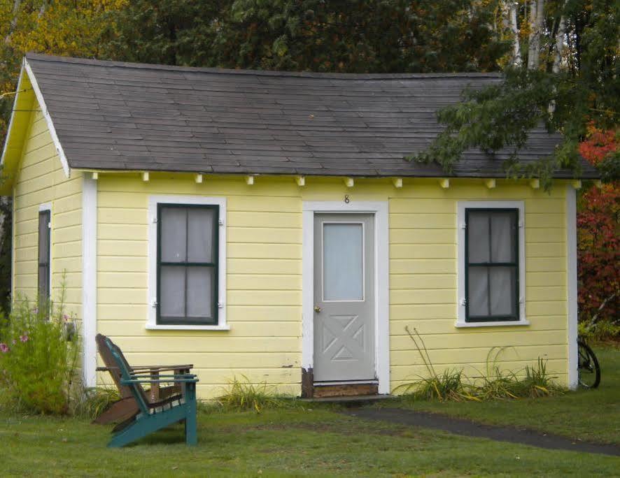 Katahdin Cabins Hotell Millinocket Eksteriør bilde