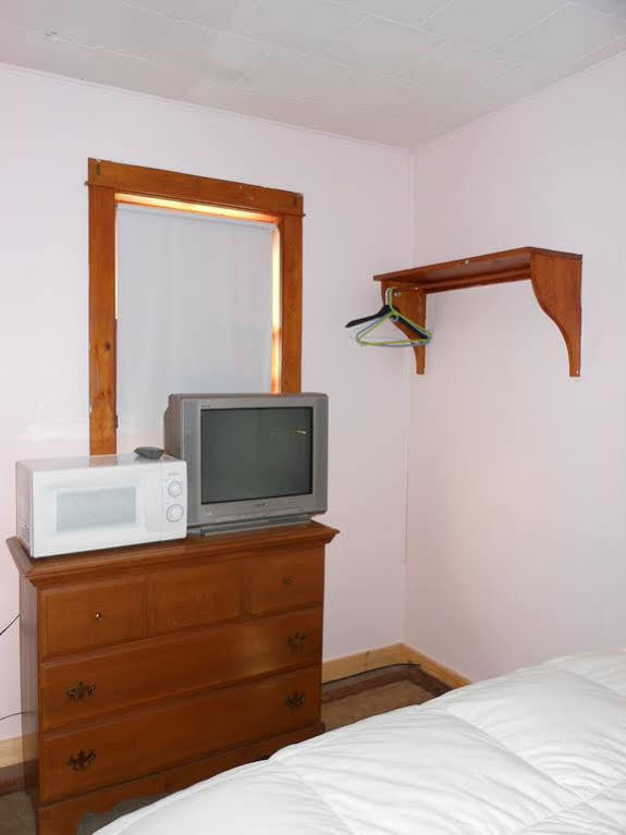 Katahdin Cabins Hotell Millinocket Eksteriør bilde
