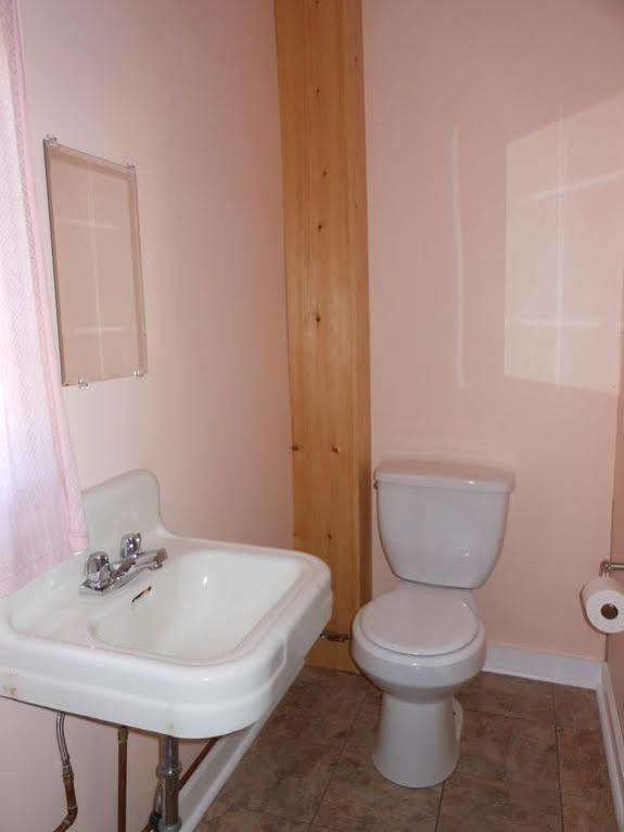 Katahdin Cabins Hotell Millinocket Eksteriør bilde