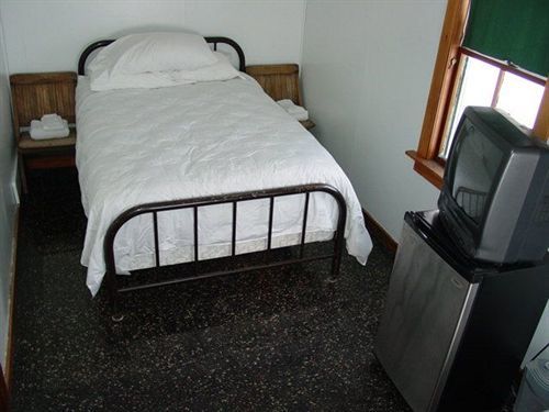 Katahdin Cabins Hotell Millinocket Eksteriør bilde