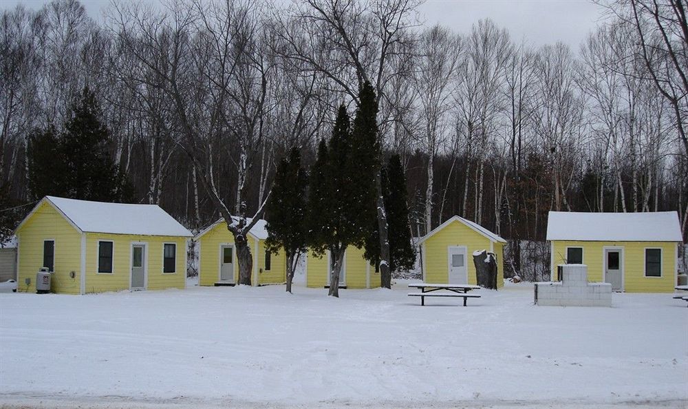 Katahdin Cabins Hotell Millinocket Eksteriør bilde