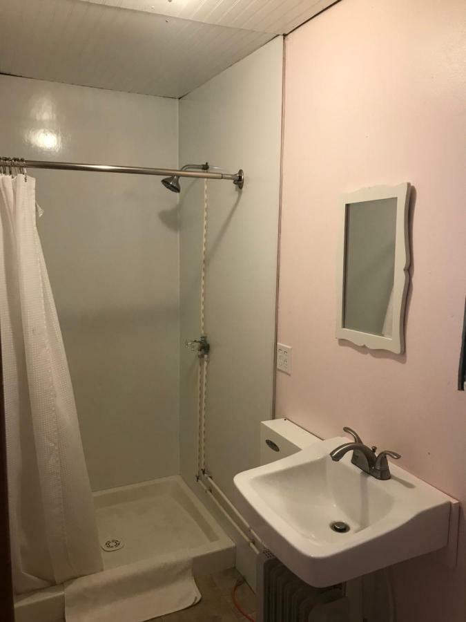 Katahdin Cabins Hotell Millinocket Eksteriør bilde