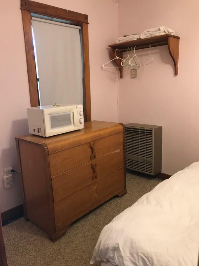 Katahdin Cabins Hotell Millinocket Eksteriør bilde